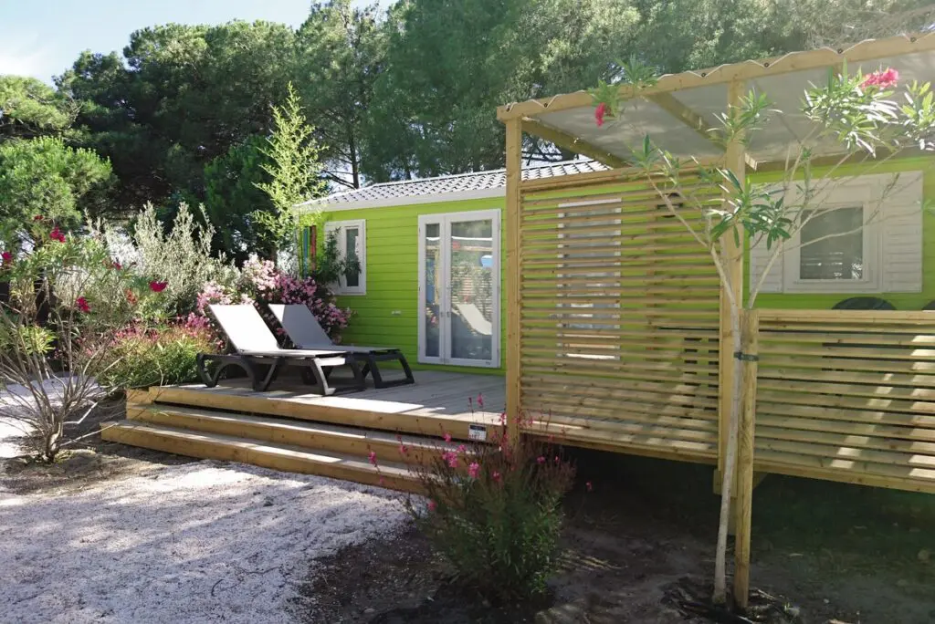 Un mobil-home en camping